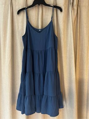 Women’s Sleeveless Tiered Midi Dress - light navy